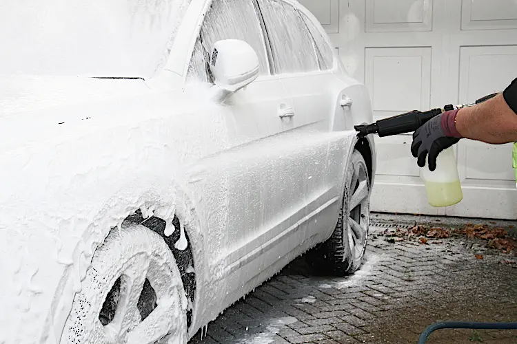 Spălare detailing & decontaminare exterior